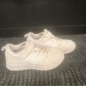 New Balance boys shoes Size: US 5 color white